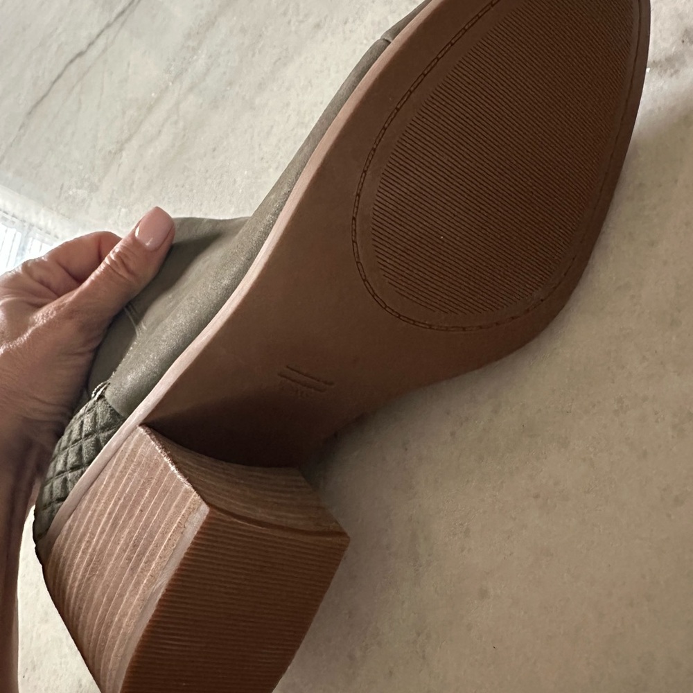 TOMS! Womens nubuck Ankle Booties - Picture 6 of 9
